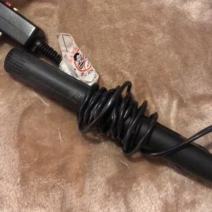 Selling a ceramics ghd straightener